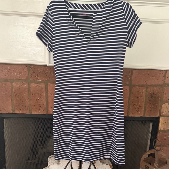 Vineyard Vines Navy and White Striped Shirt with Pink Logo - Picture 1 of 3